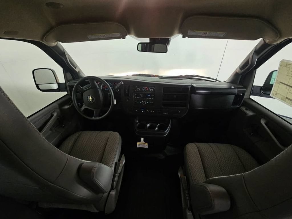 2025 Chevrolet Express Cargo Work Van - Photo 14