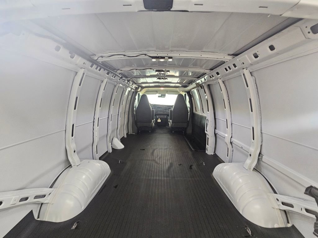 2025 Chevrolet Express Cargo Work Van - Photo 15