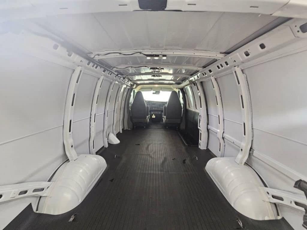 2025 Chevrolet Express Cargo Work Van - Photo 15