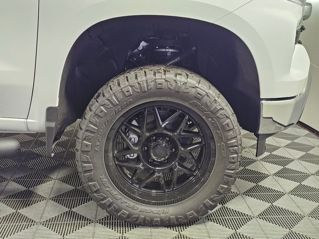 2025 Chevrolet Silverado 1500 LT - Photo 9