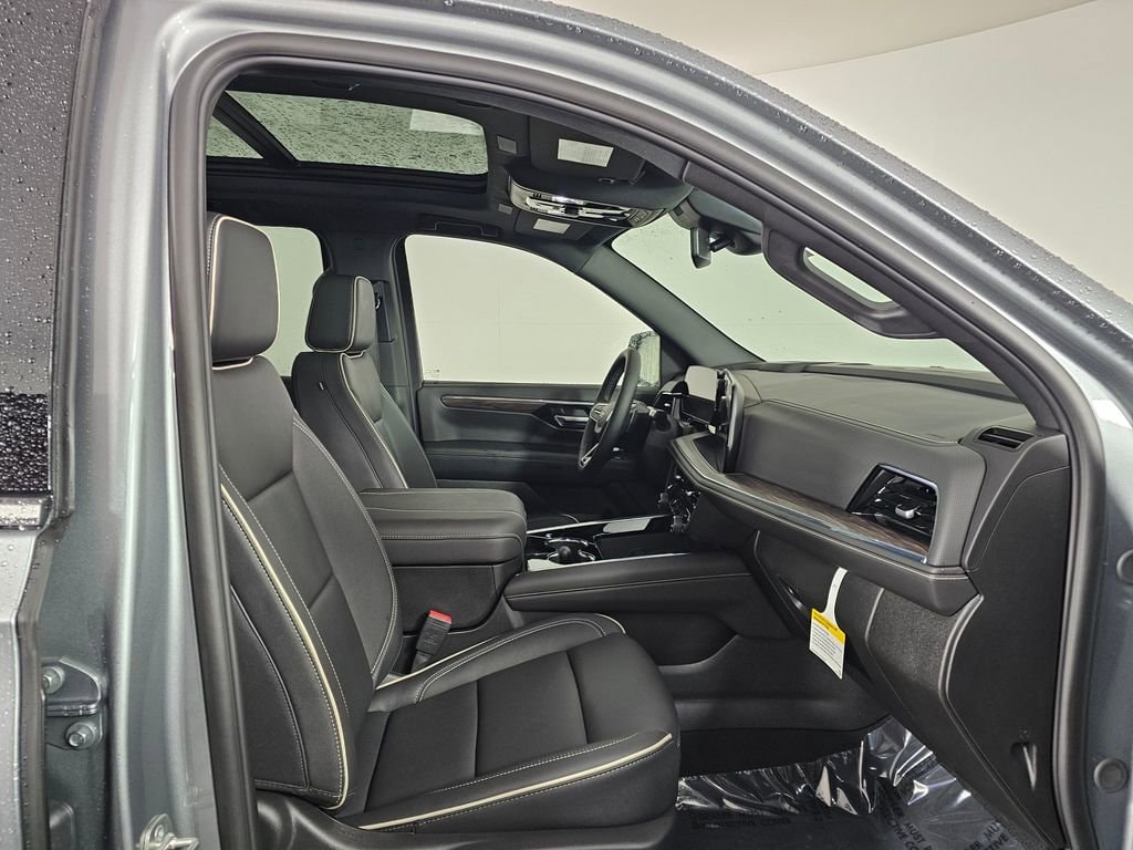2026 Chevrolet Suburban Premier - Photo 11