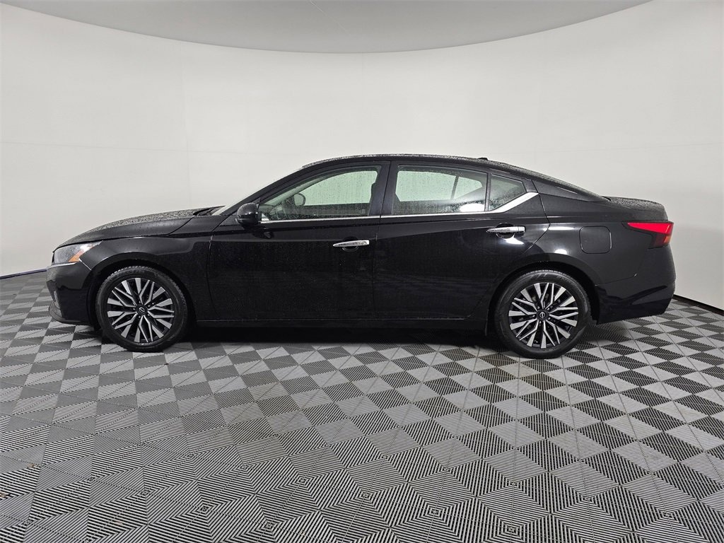 Used 2023 Nissan Altima 2.5 SV