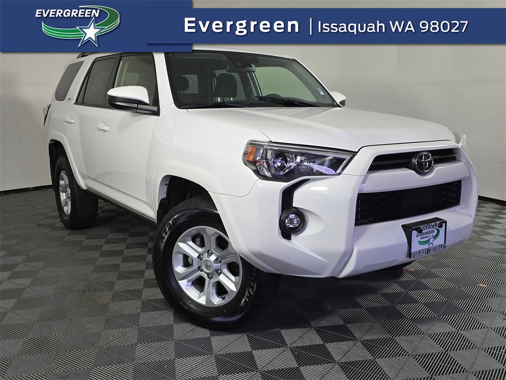 2024 Toyota 4Runner SR5's photo