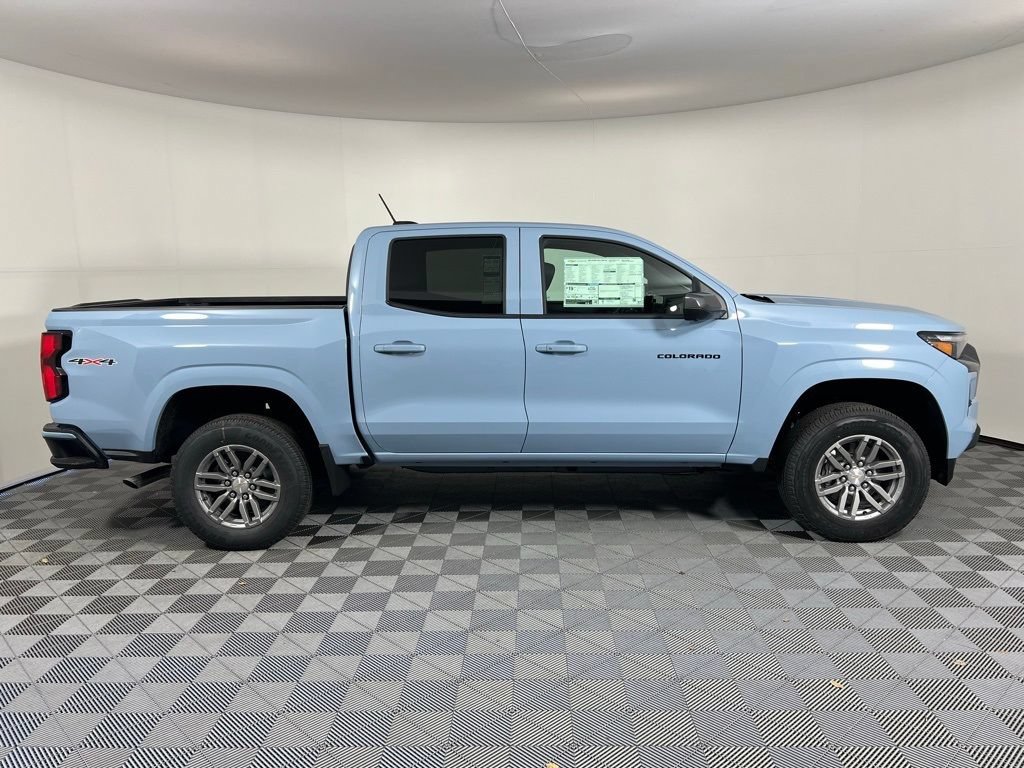 2025 Chevrolet Colorado LT - Photo 12