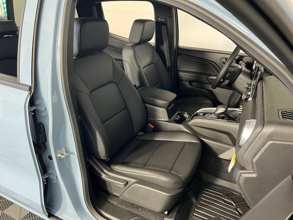 2025 Chevrolet Colorado LT - Photo 30