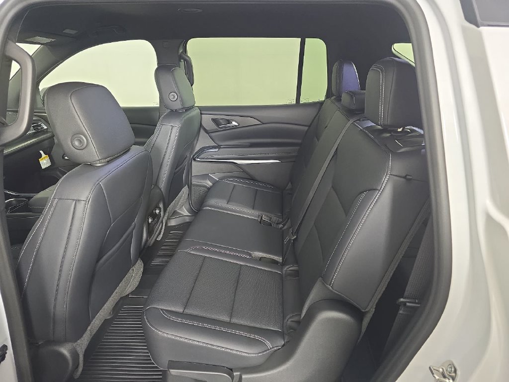 2027 Chevrolet Traverse LT - Photo 10