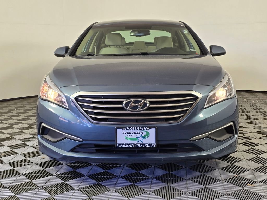 Used 2016 Hyundai Sonata SE with VIN 5NPE24AFXGH360268 for sale in Issaquah, WA