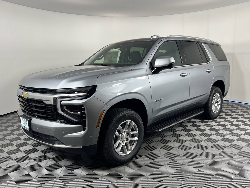 2025 Chevrolet Tahoe LS photo 3