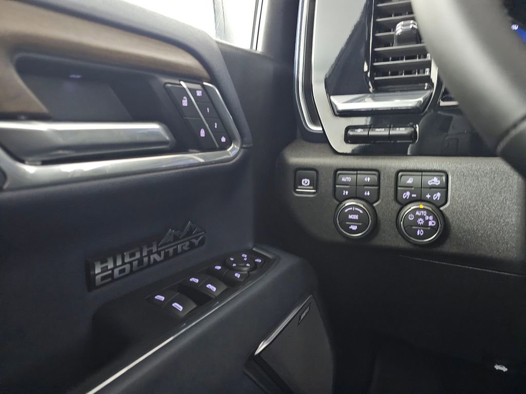 2025 Chevrolet Silverado 1500 High Country - Photo 34