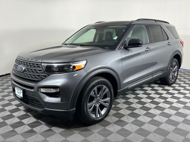 2023 Ford Explorer XLT photo 3