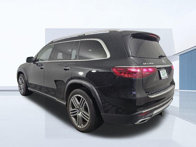 2025 Mercedes Benz GLS 450 4MATIC photo 2