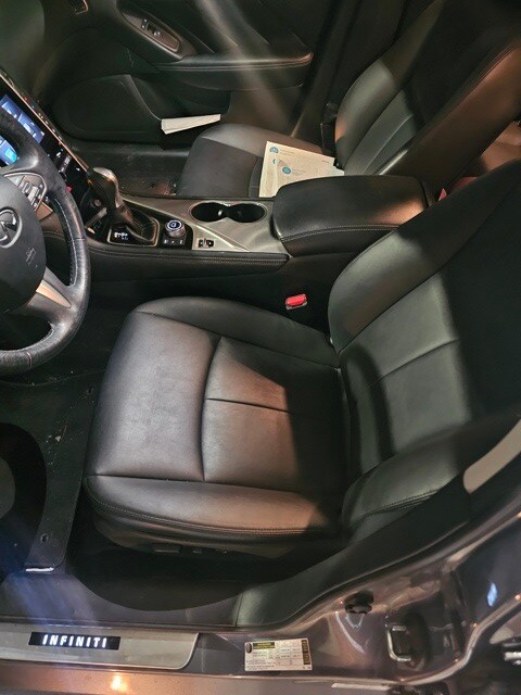 2016 Infiniti Q50 3.0t Premium photo 2