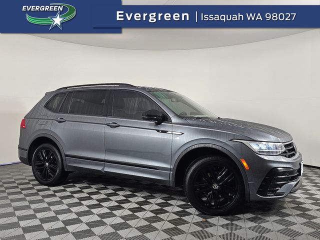 2022 Volkswagen Tiguan SE R-LINE BLACK's photo
