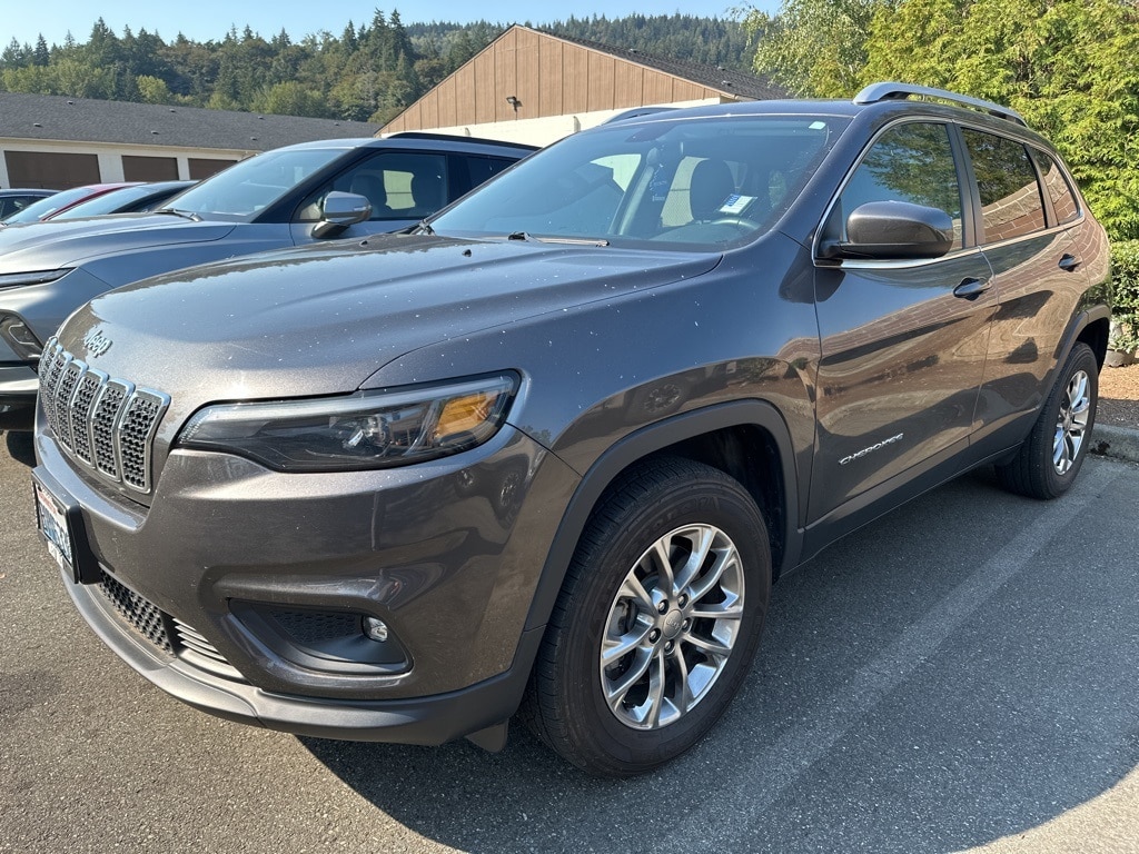 Used 2019 Jeep Cherokee Latitude Plus with VIN 1C4PJMLB3KD134268 for sale in Issaquah, WA