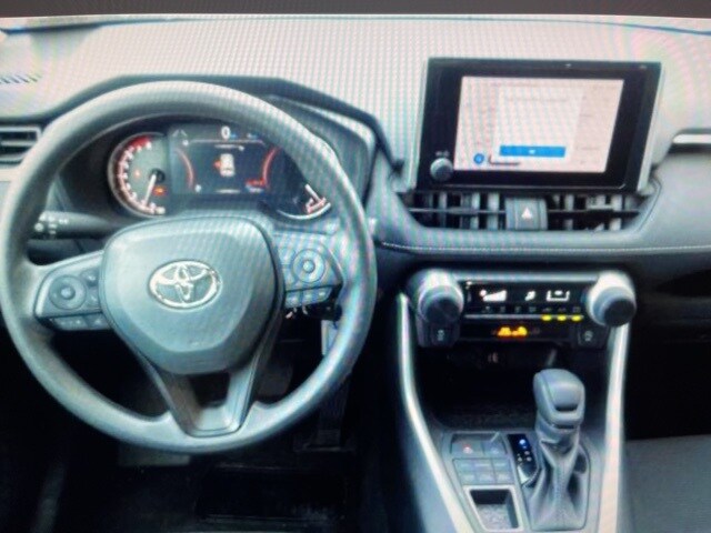2024 Toyota RAV4 LE photo 4