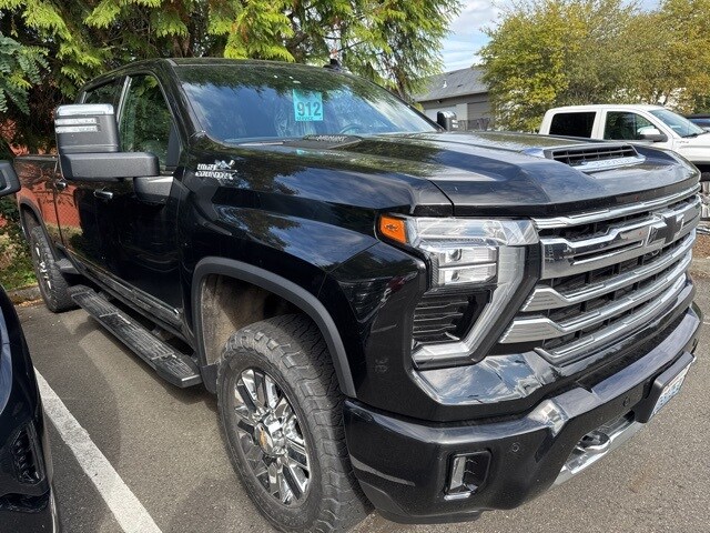 2024 Chevrolet Silverado 2500HD High Country photo 2
