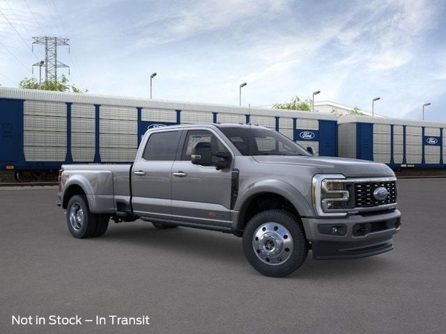 2026 Ford F-450 Platinum photo 3
