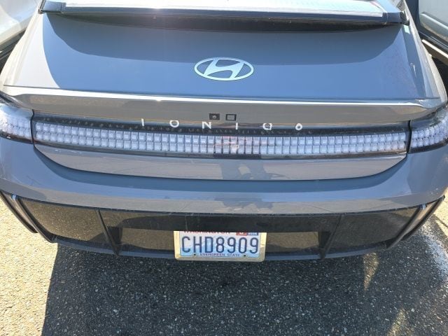 2023 Hyundai Ioniq 6 Limited photo 2