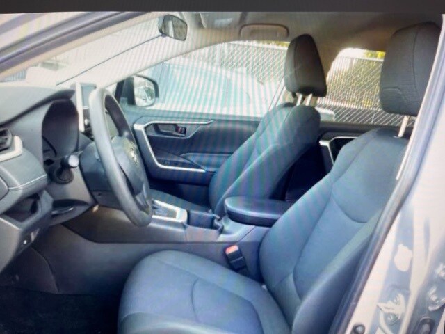 2024 Toyota RAV4 LE photo 3