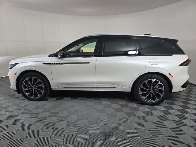 2024 Lincoln Nautilus Reserve photo 4