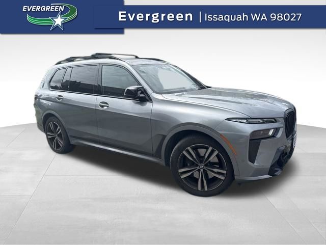 2025 BMW X7 M60i's photo
