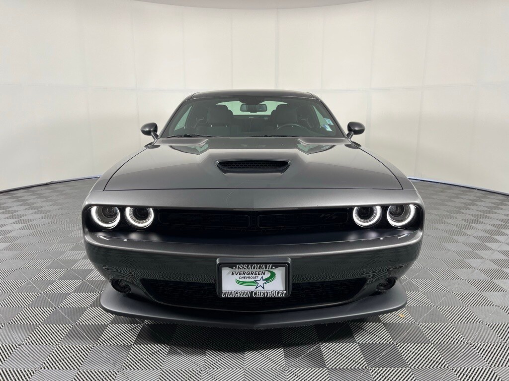 Used 2022 Dodge Challenger R/T with VIN 2C3CDZBT0NH112785 for sale in Issaquah, WA