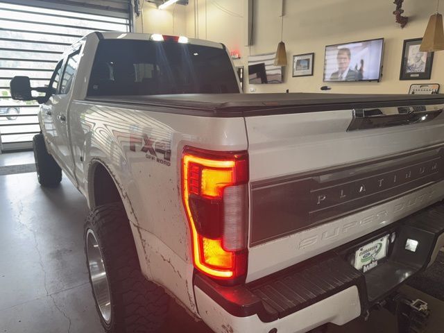 2017 Ford F-350 Platinum photo 2