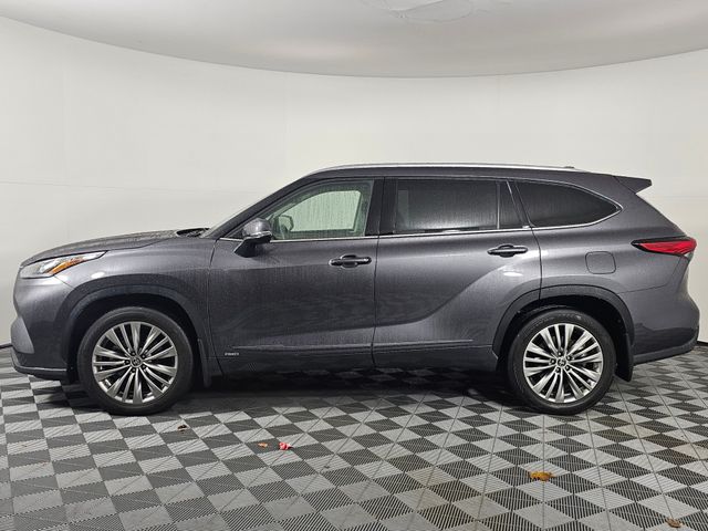 2022 Toyota Highlander Hybrid Platinum photo 2