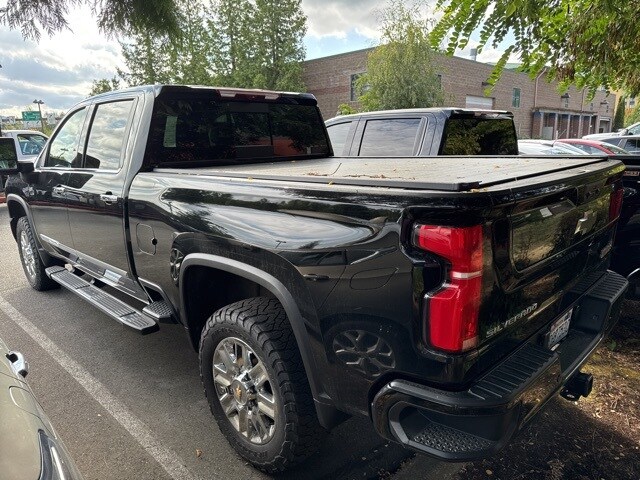 2024 Chevrolet Silverado 2500HD High Country photo 3