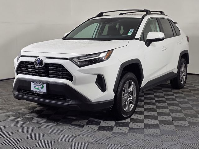 2024 Toyota RAV4 XLE photo 2