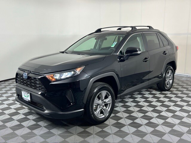 2022 Toyota RAV4 Hybrid LE photo 3