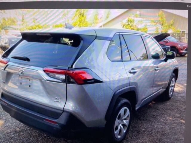 2024 Toyota RAV4 LE photo 2