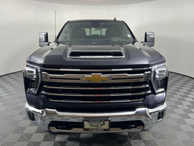 2024 Chevrolet Silverado 3500HD LTZ photo 2
