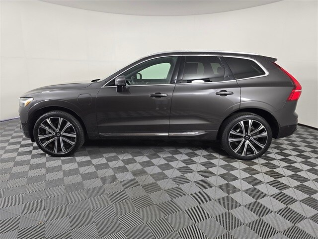 2023 Volvo XC60 Recharge Hybrid Ultimate photo 4