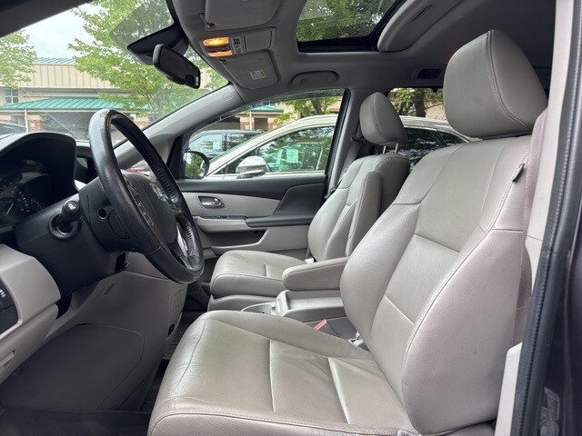 2015 Honda Odyssey EX-L photo 3