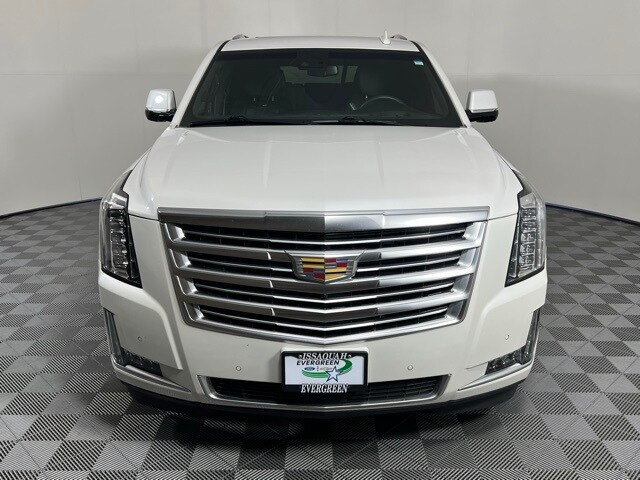 2017 Cadillac Escalade Platinum photo 2