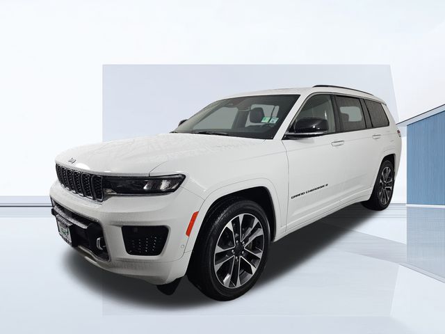 2023 Jeep Grand Cherokee Overland photo 2