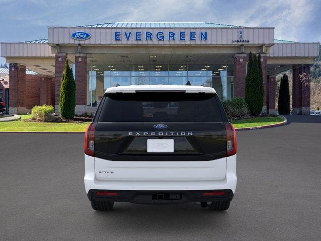 2025 Ford Expedition photo 3