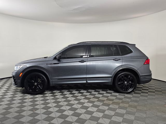 2022 Volkswagen Tiguan SE R-Line Black photo 2
