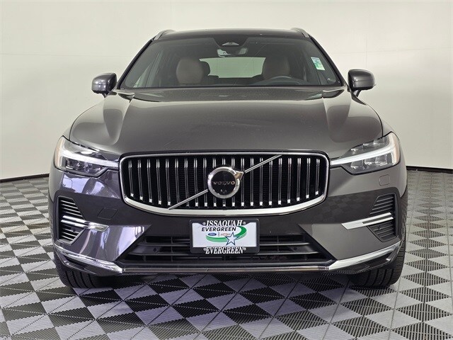 2023 Volvo XC60 Recharge Hybrid Ultimate photo 2