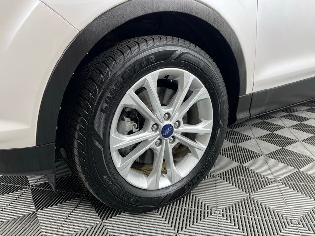 2018 Ford Escape SEL photo 4