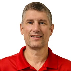 Staff member Kevin Bennett from ID_5b293372d5d5
