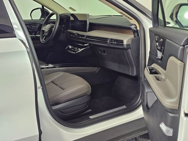2025 Lincoln Corsair Grand Touring - Photo 13