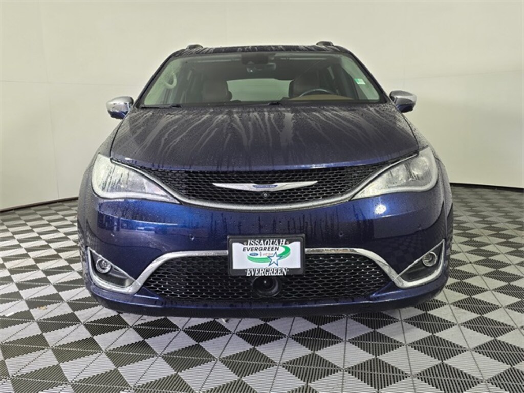 Used 2017 Chrysler Pacifica Limited Van