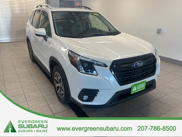 2023 Subaru Forester Premium's photo