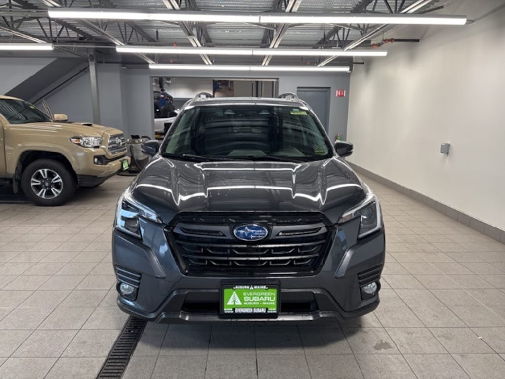 Used 2023 Subaru Forester Limited SUV
