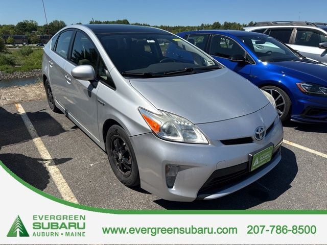 2014 Toyota Prius Three's photo