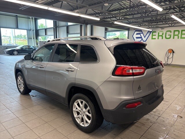 2016 Jeep Cherokee Latitude photo 4