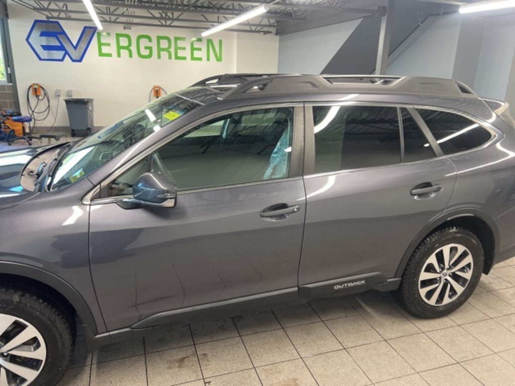 Used 2022 Subaru Outback Premium SUV