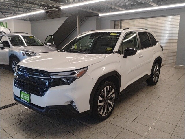 2025 Subaru Forester Touring photo 2